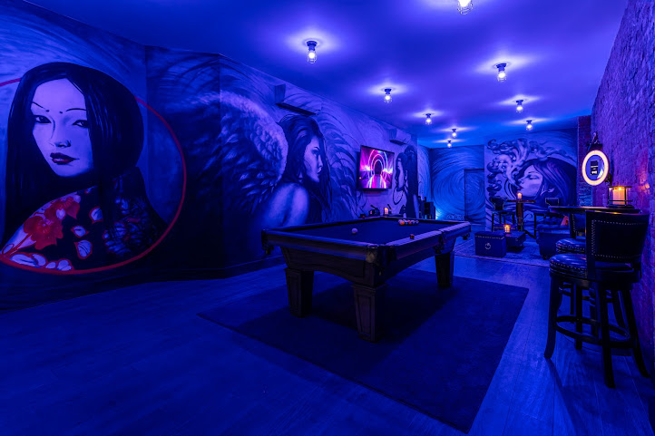 Social Cues Vogue by null