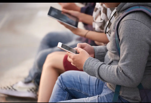 How Happy Life Agartala Helps People Overcome Mobile Addiction post image