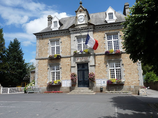 Photo de Mairie de Isigny-le-Buat à Isigny-le-Buat (50540)