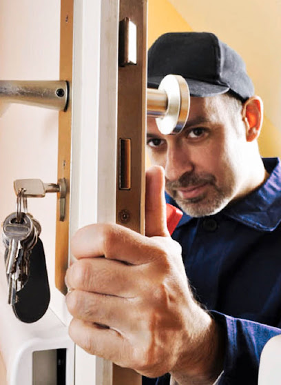 ABALONE DÉPANNAGES / Serrurerie, Plomberie, Vitrerie, Electricité (Intervention dans tout le Finistère sud)