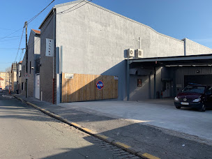 Photo n°3 de Pièces Détachées Mercedes Audi BMW Porsche - Plateforme Professionnelle - Mannes Montreuil à Montreuil (Magasin de pièces automobiles)