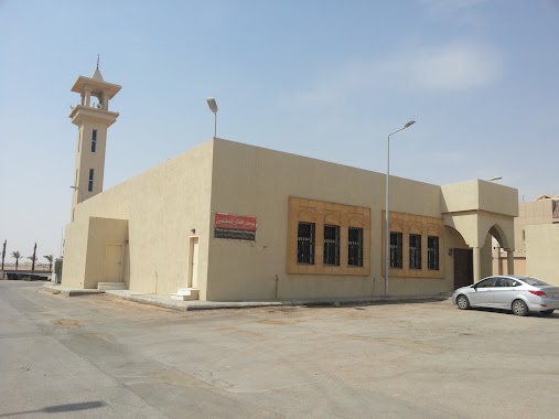 مسجد والدة سعد الحقان, Author: عبدالله خالد