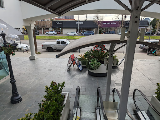 Brentwood Gardens Plaza Gallery - United States
