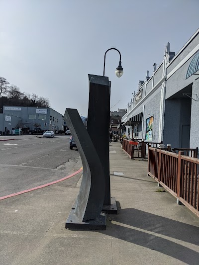 Port Angeles Sculpture: "Mother and Child" by Bob Stokes