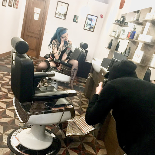 Peccioli Barber Shop - Thumbnail