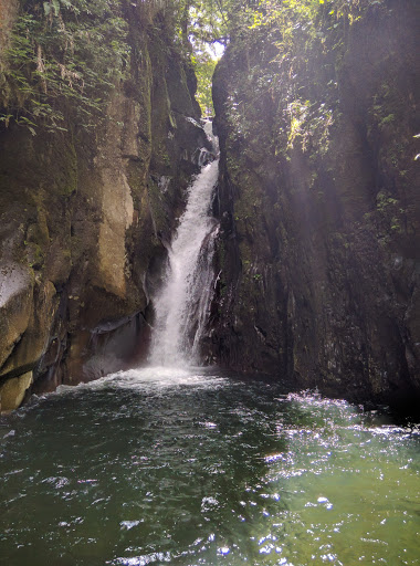 Cascada La Marmita
