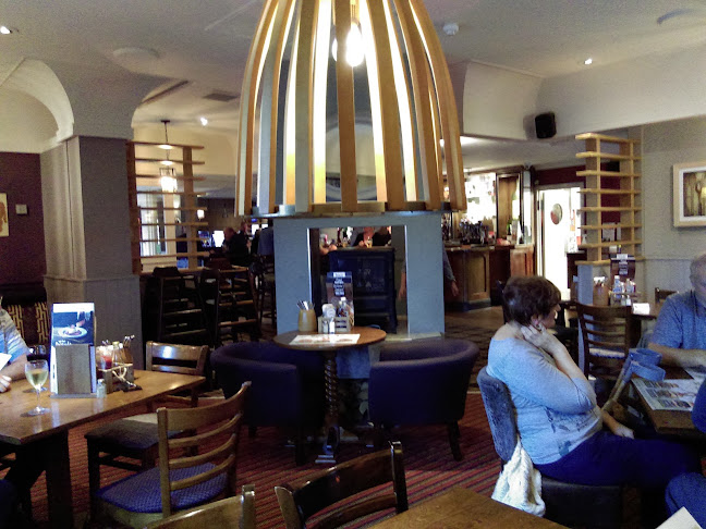 greeneking-pubs.co.uk