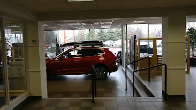 Volvo Cars St Louis