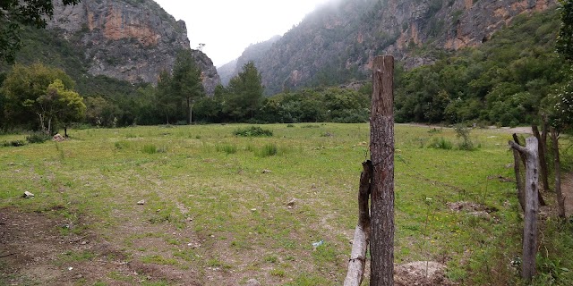 Grand Cascade D'akchour