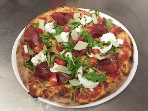 Photo n°1 de La Petite Tomate à Saint-Quentin-la-Poterie (Pizzas à emporter)