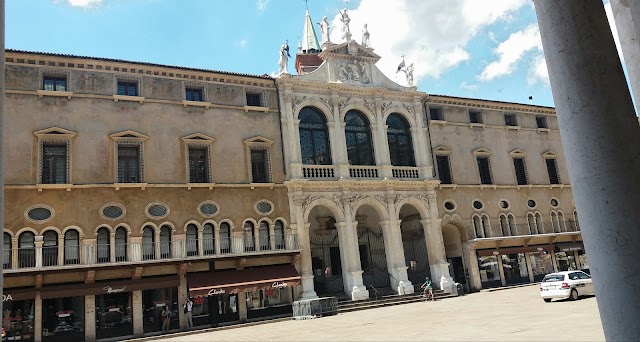 palazzo del monte di pietà vicenza
