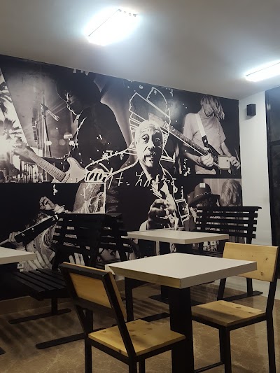 Photos of Chicken Hut & Igloo