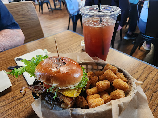 Lori's American Grille - Thumbnail