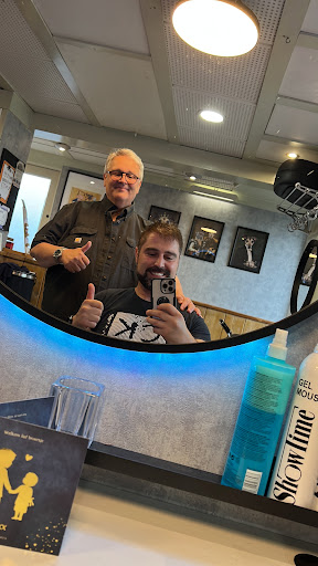 Bert Hairstyling - Thumbnail