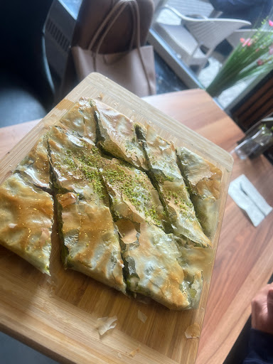Öz Gaziantep Baklavaları & Bäckerei - Thumbnail