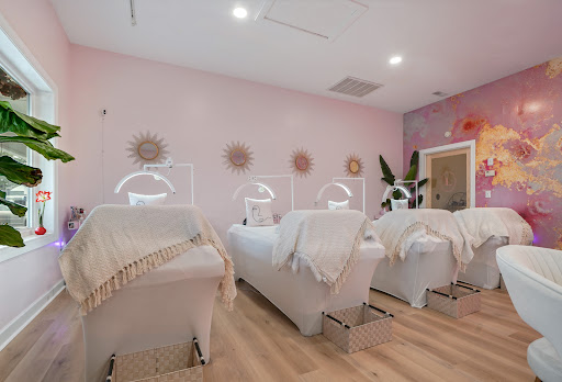 Iconic Lash Studio