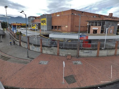 Photos of &Eacute;xito Calle 80