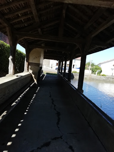 Le lavoir à Barcelonne-du-Gers - Thumbnail