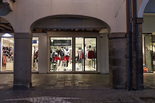 Sandro Ferrone Este - Visual