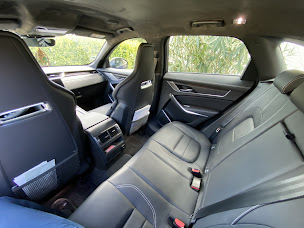 Photo n°11 de Transport Gilou VTC Vallon à Vallon-Pont-d'Arc (Service de transport et d'accompagnement)