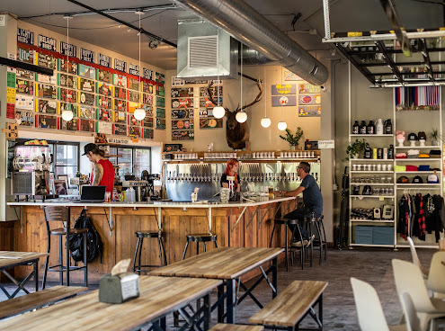 Oregon City Brewing Company & Foodcarts by null