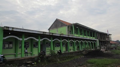 Photos of SMK ANWARUSSHOLICHIN