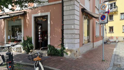 Blitz Boutique - Visual