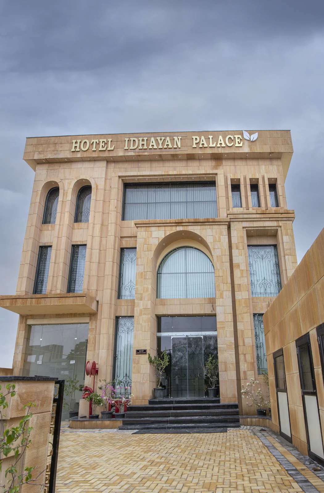 HOTEL IDHAYAN PALACE