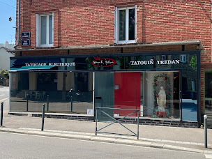 Photo n°22 de Atomik Tattoo à Rennes (Tatoueur)