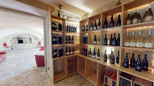 Photo n°1 de Restaurant - Hotel Mas de Baumes à Ferrières-les-Verreries (Cave à vins)