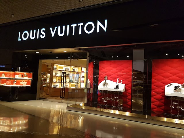 Louis Vuitton Las Vegas Bellagio Women's, clothing store, United States, Las  Vegas, 3600 Las Vegas Boulevard South, #1108A — Yandex Maps