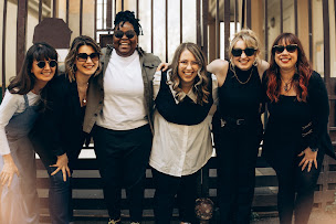 Photo n°3 de Coiffeur Dumont Gambetta à Paris (Magasin de produits de beauté)