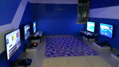 Photos of TripleThree PS4 Games & Depot 333
