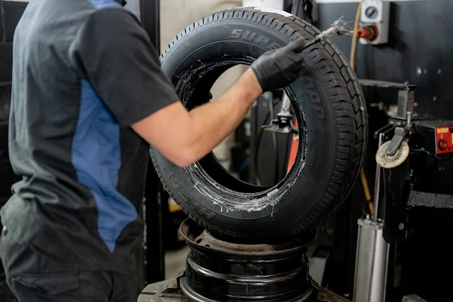 17 Parkway Drive, Rosedale, Auckland 0632, New Zealand