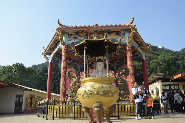 Ten Thousand Buddhas Monastery