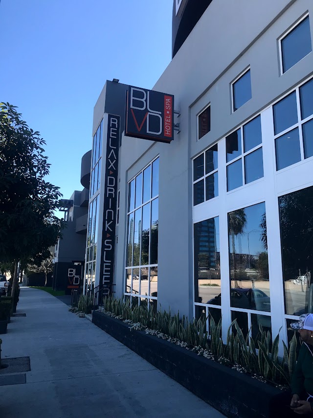 BLVD Hotel & Suites