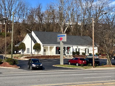 Bank of America (with Drive-thru ATM)