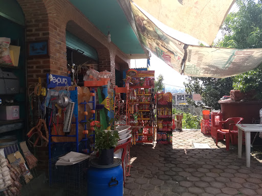 Tienda Y Forrajeria Extenso Surtido - Mexico