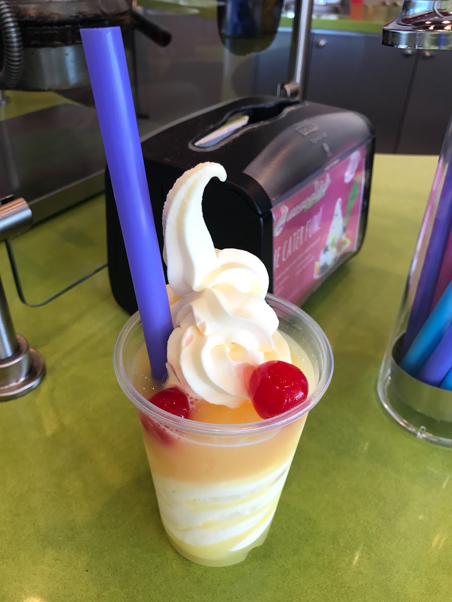 Menchie's Frozen Yogurt — photo 8
