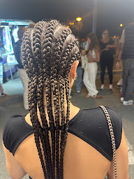 Photo n°16 de MAYA TRESSE à Béziers (Salon de coiffure)