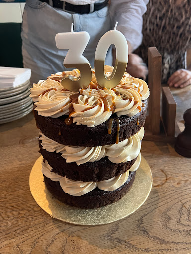 Betsy's Bake - Visual