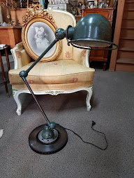 Photo n°11 de Brocante Au paradis perdu Achat Antiquité Brocante Décoration débarras - Antiquaire brocanteur sur Bethune 62400 à Verquin (Service de rachat de bijoux)