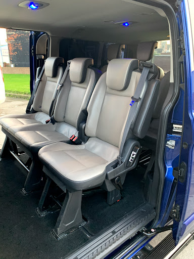 Airport Cars Hull - Airport Minibus Taxi Transfer Service - Thumbnail