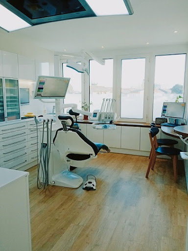 Dr GUILLAUME Laurent - Chirurgien dentiste - Thumbnail