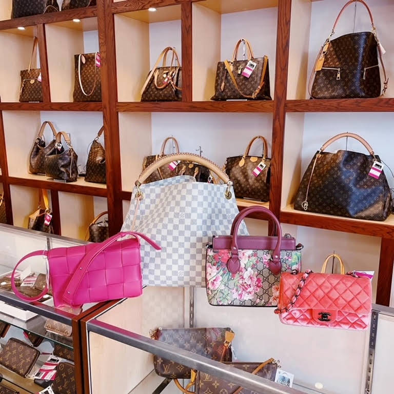 Keeks Buy + Sell Designer Handbags located in Plano, TX. Use code