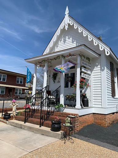 Bella Rose Cottage Gallery - United States