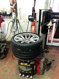 Photo n°6 de pneus discount à Nîmes (Magasin de pneus)