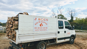 Photo n°1 de J Bois Bois De Chauffage à Saint-Maximin (Magasin de bois de chauffage)