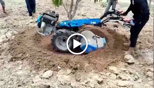 #omagro #Att 911 #Powerweeder #soilfilling #earthup #mfg #omAgroindia #omagroWaluj #omagroworld #om post image