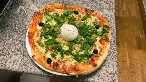 Photo 2 - gina pizza